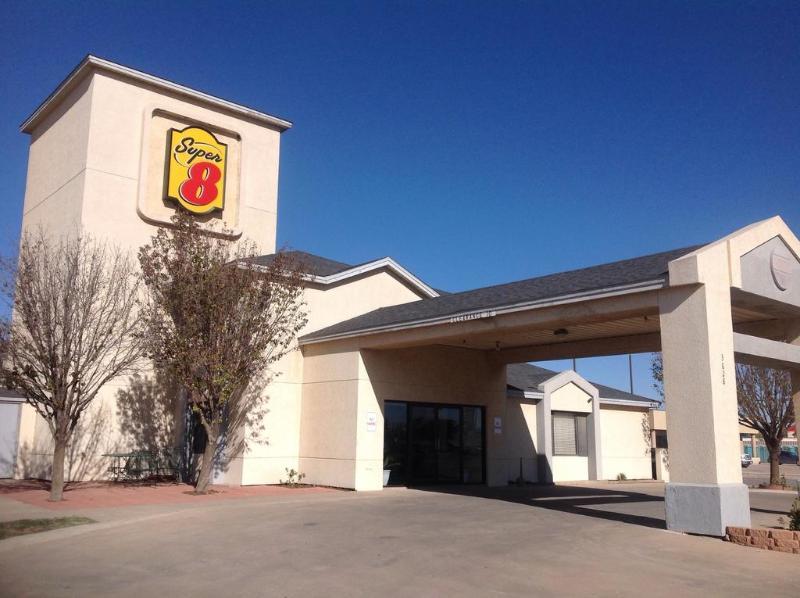Super 8 By Wyndham Midland Motel Exterior photo